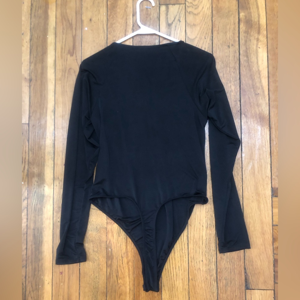 Fashion Nova-Black Long Sleeve Twist Front Cutout Bodysuit - Picture 6 of 10